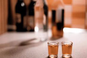 酒中岁月长？理性看待每日小酌的健康迷思