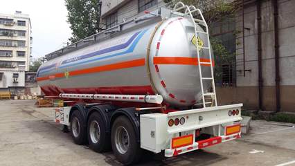不锈钢甲醇半挂车 适配乙醇燃料的技术革新与市场前瞻